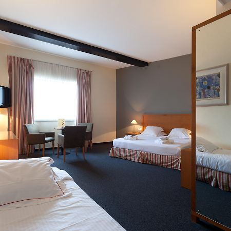 Ghent River Hotel Room photo